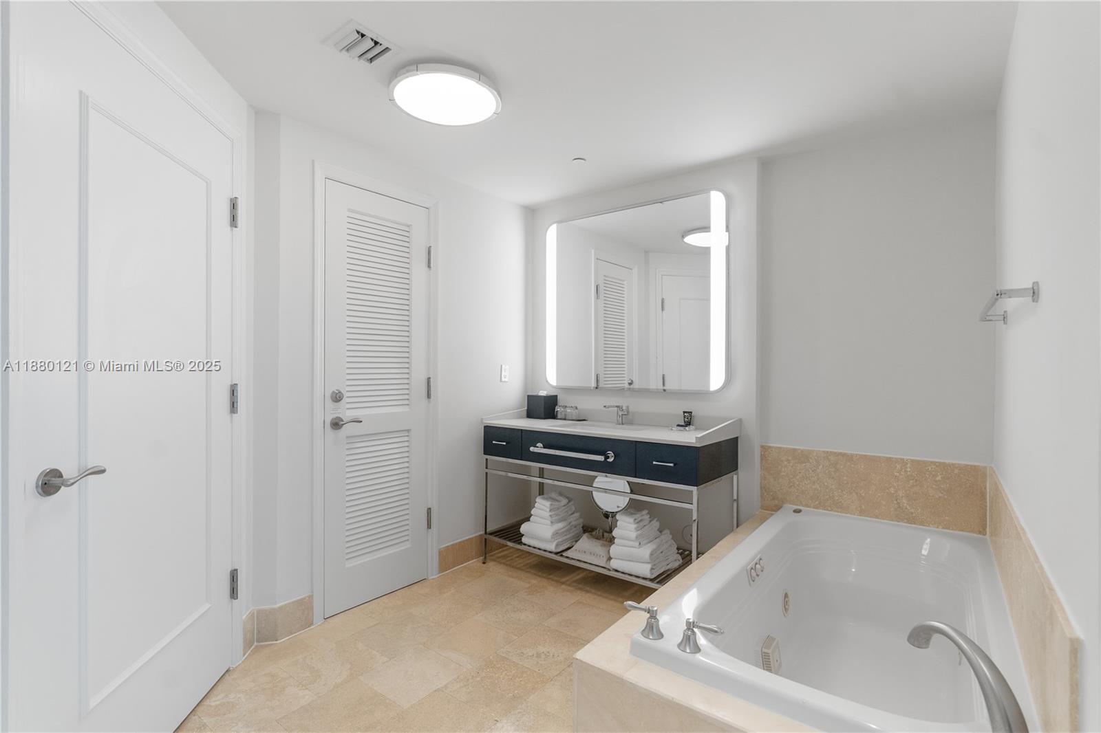 image Fontainebleau Ii Condo22