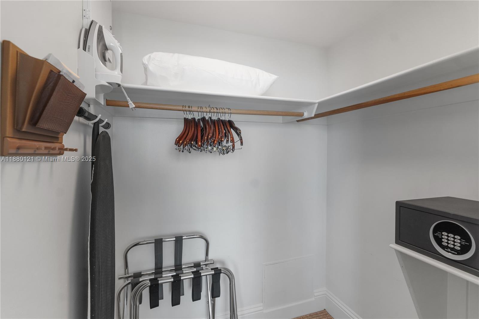 image Fontainebleau Ii Condo29