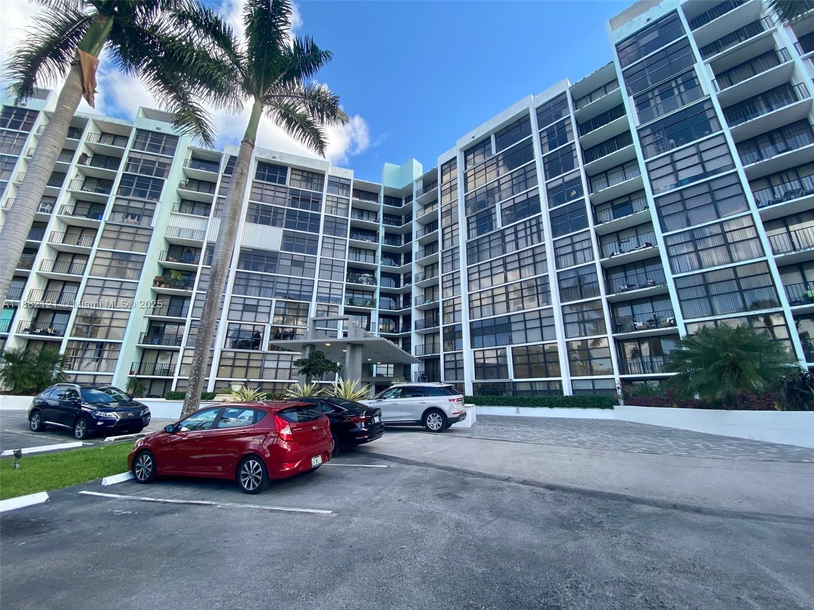200 Leslie Dr #228