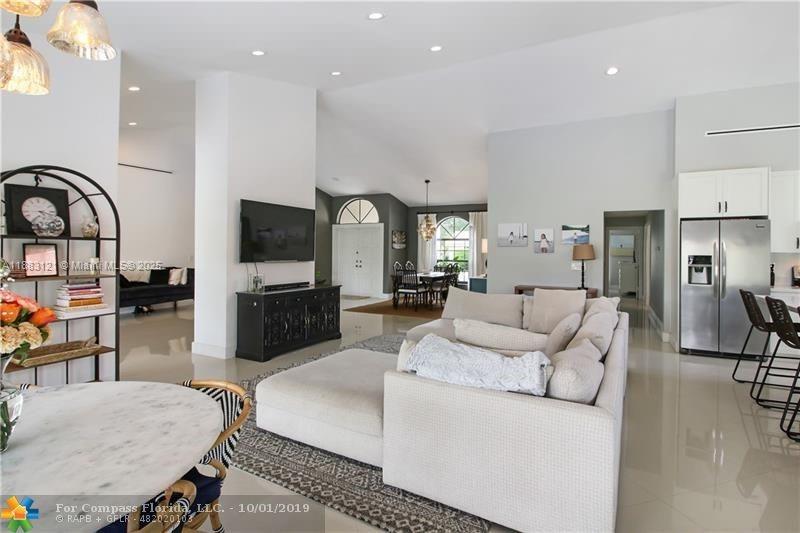 12180 NW 2nd St Coral Springs, FL 33071