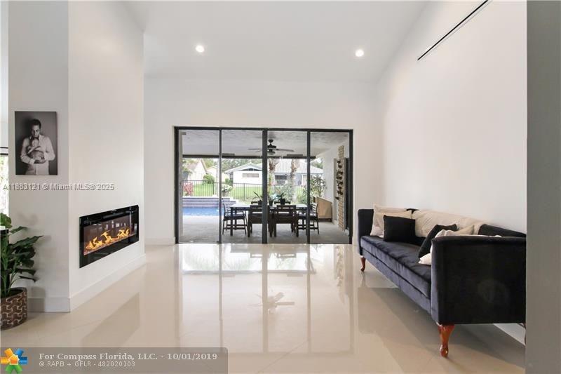 12180 NW 2nd St Coral Springs, FL 33071