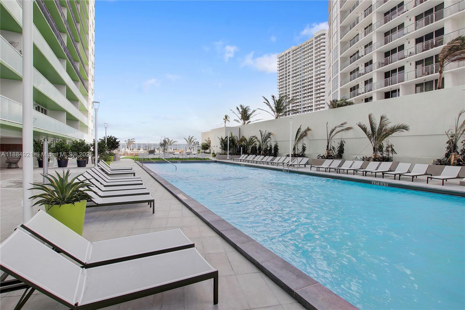 1756 N Bayshore Dr #30L