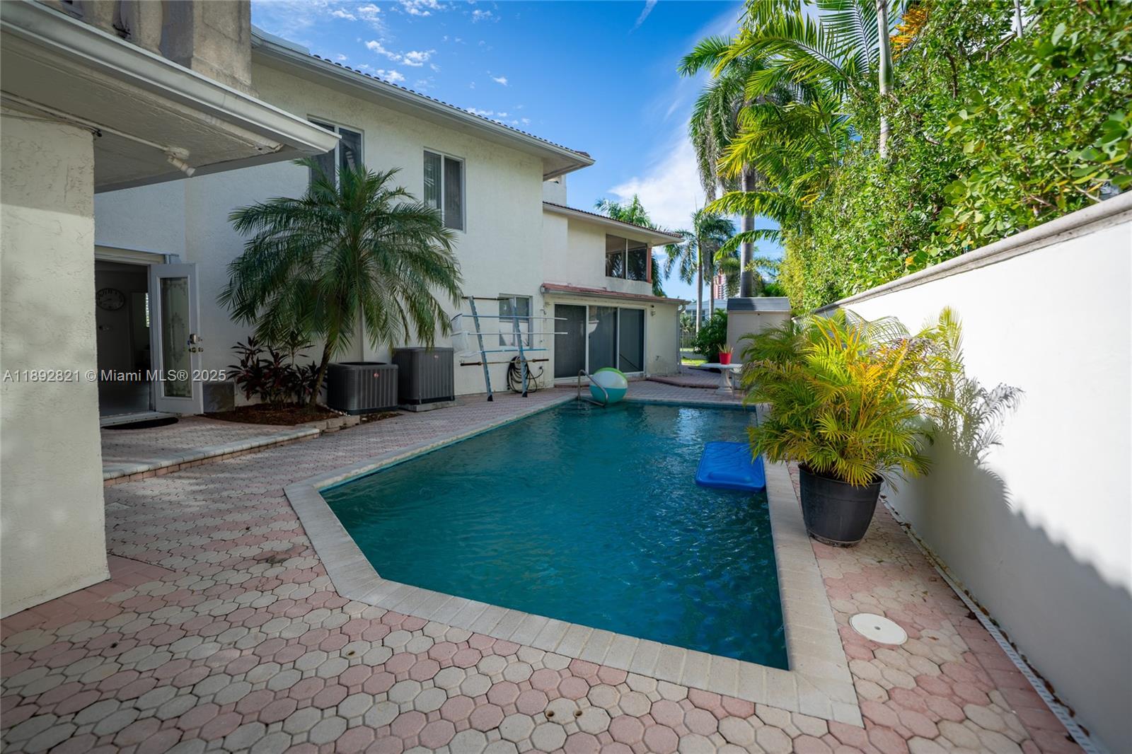 2701 N Atlantic Blvd Fort Lauderdale, FL 33308