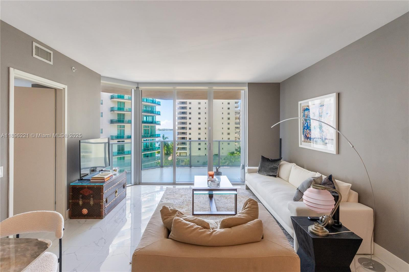 image Brickellhouse Condo1