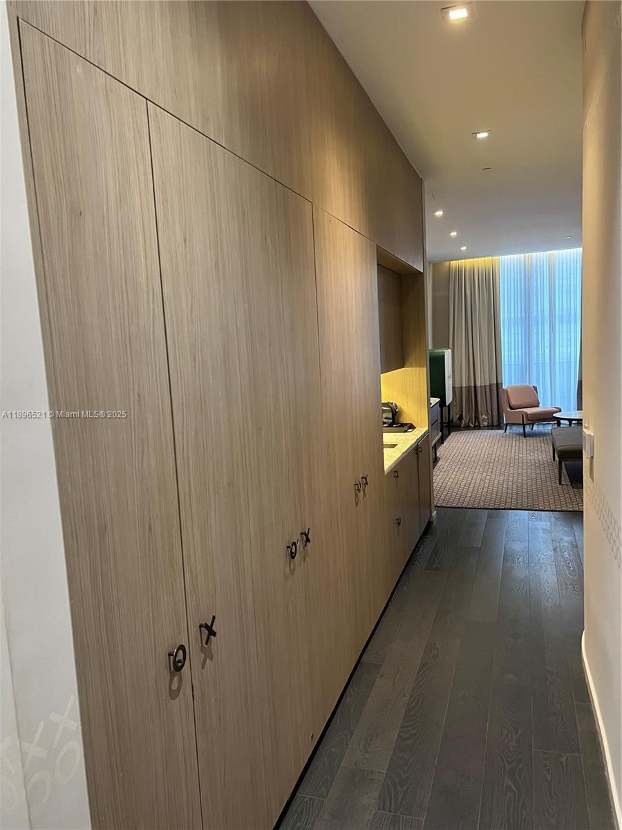 image Sls Lux Brickell3