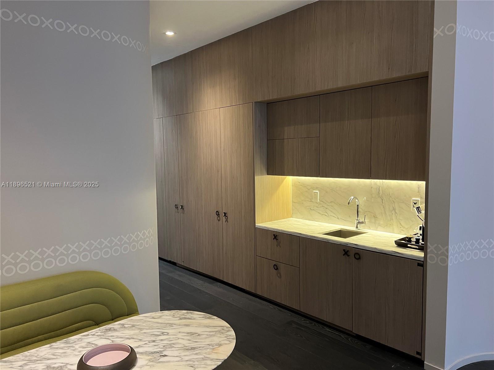 image Sls Lux Brickell4