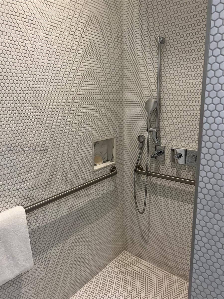 image Sls Lux Brickell8