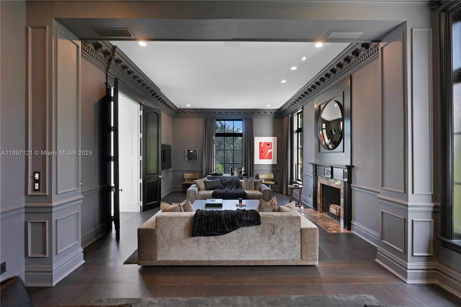 26 Tahiti Bch Is Rd Coral Gables, FL 33143 26 Tahiti Bch Is Rd Coral Gables, FL 33143