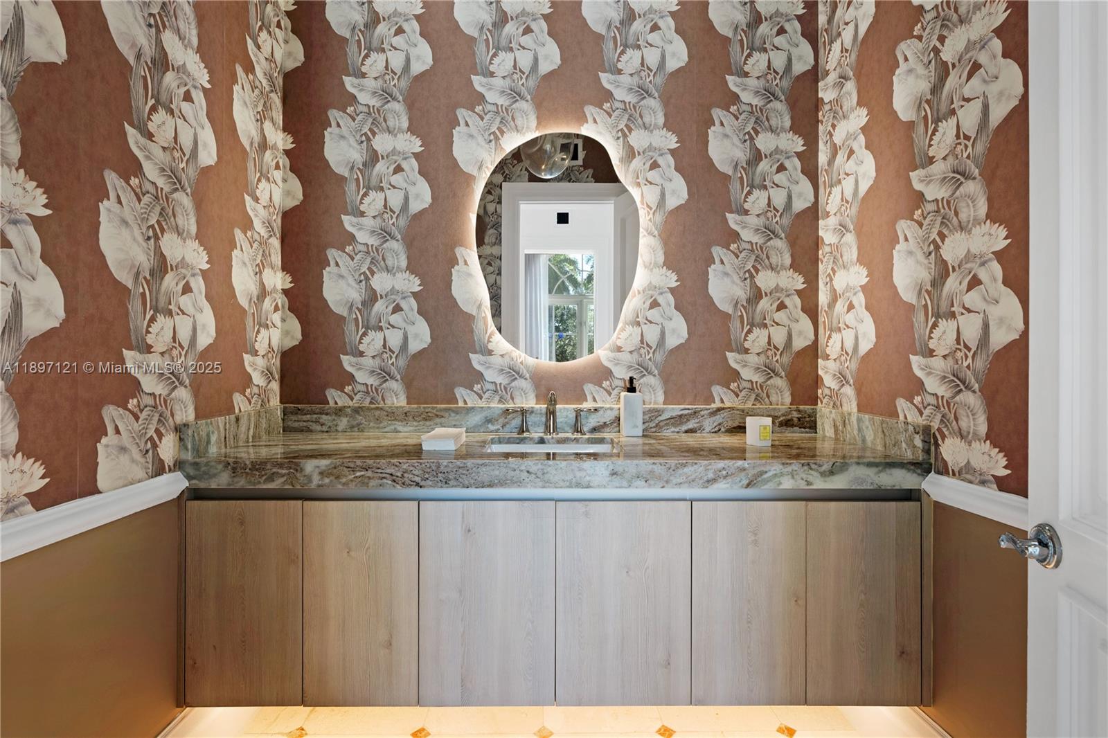 26 Tahiti Bch Is Rd Coral Gables, FL 33143 26 Tahiti Bch Is Rd Coral Gables, FL 33143