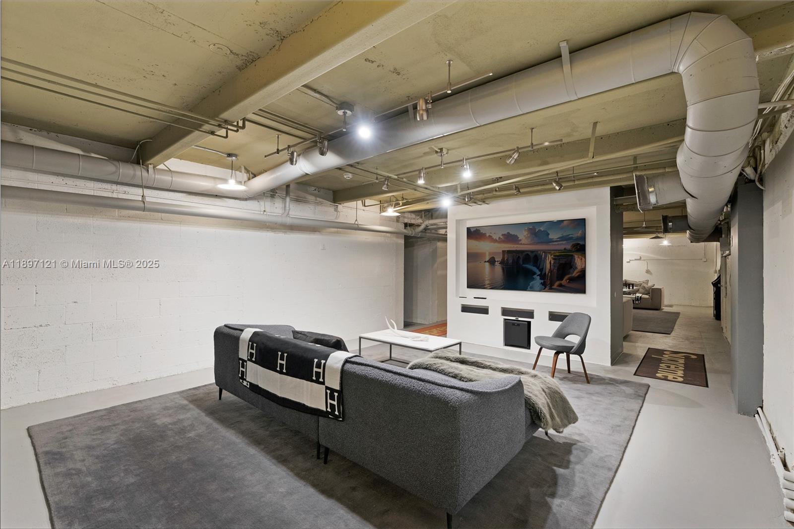 26 Tahiti Bch Is Rd Coral Gables, FL 33143 26 Tahiti Bch Is Rd Coral Gables, FL 33143