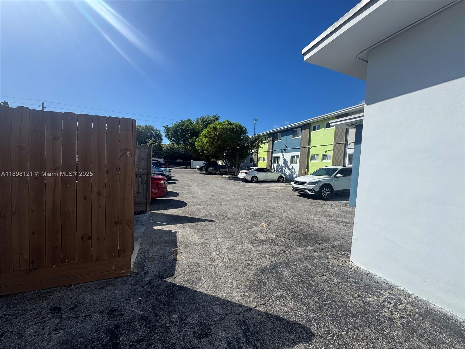 6805 SW 88th St #12 Pinecrest, FL 33156