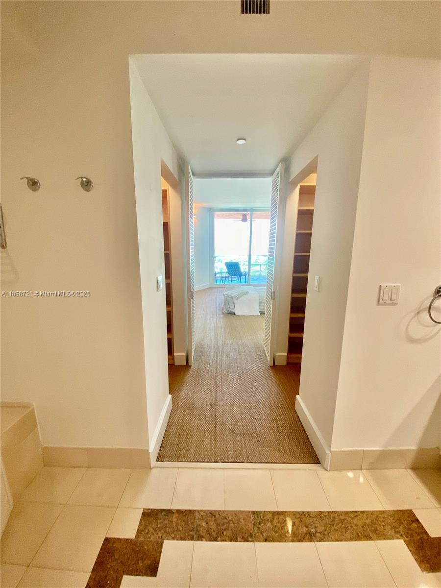 300 S Pointe Dr #3204 Miami Beach, FL 33139