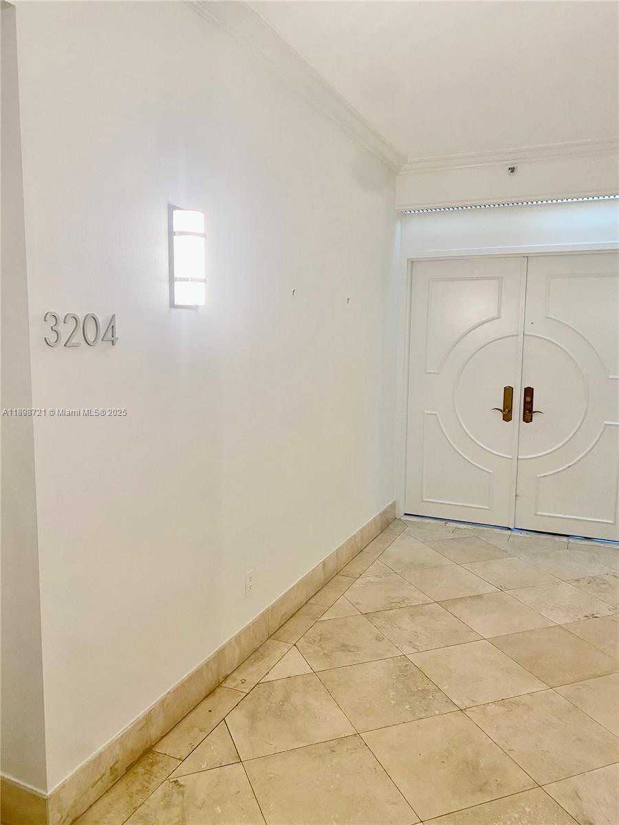 300 S Pointe Dr #3204 Miami Beach, FL 33139