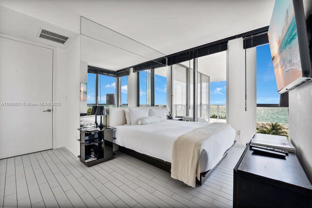 2201 Collins Ave #628 Miami Beach, FL 33139