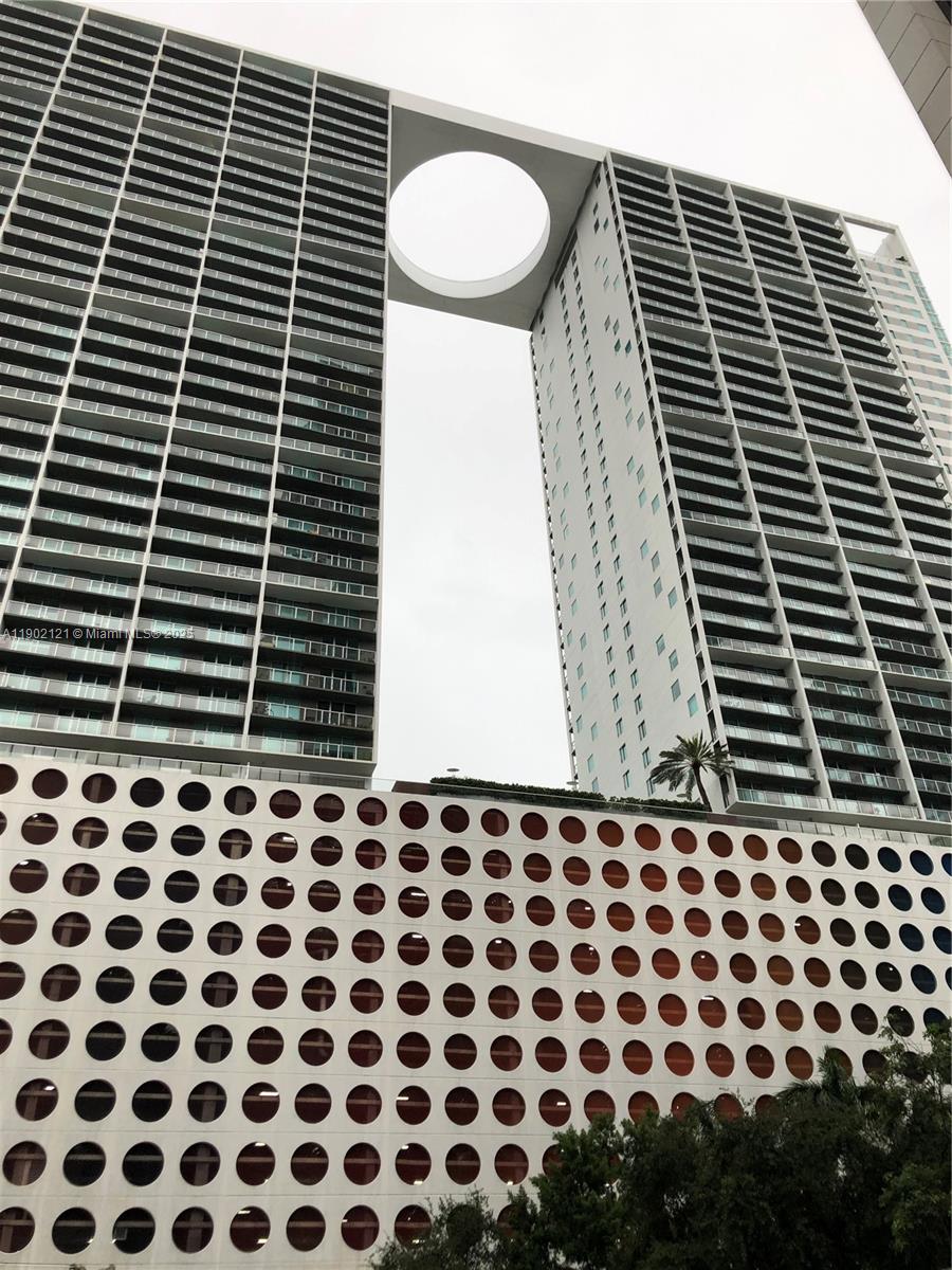 500 Brickell Ave #301