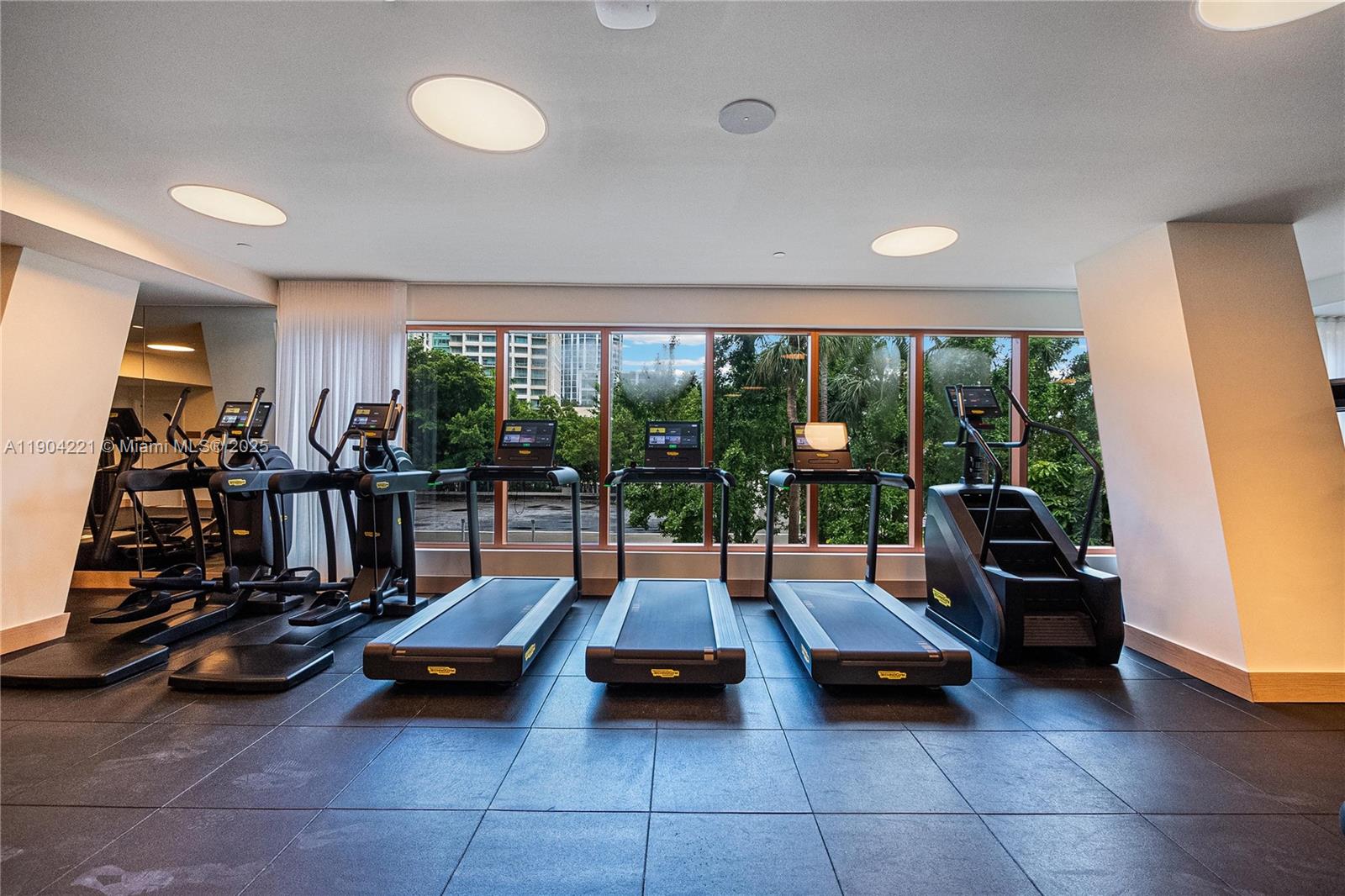 2678 Tigertail Ave #1205 Miami, FL 33133