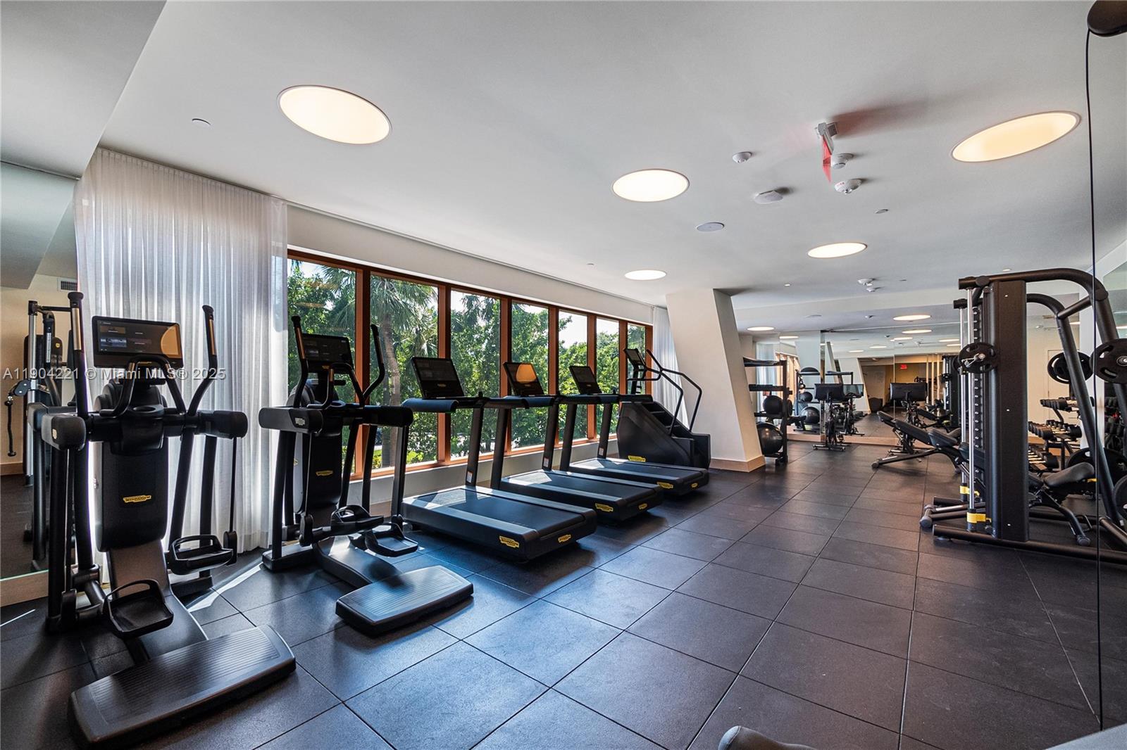 2678 Tigertail Ave #1205 Miami, FL 33133