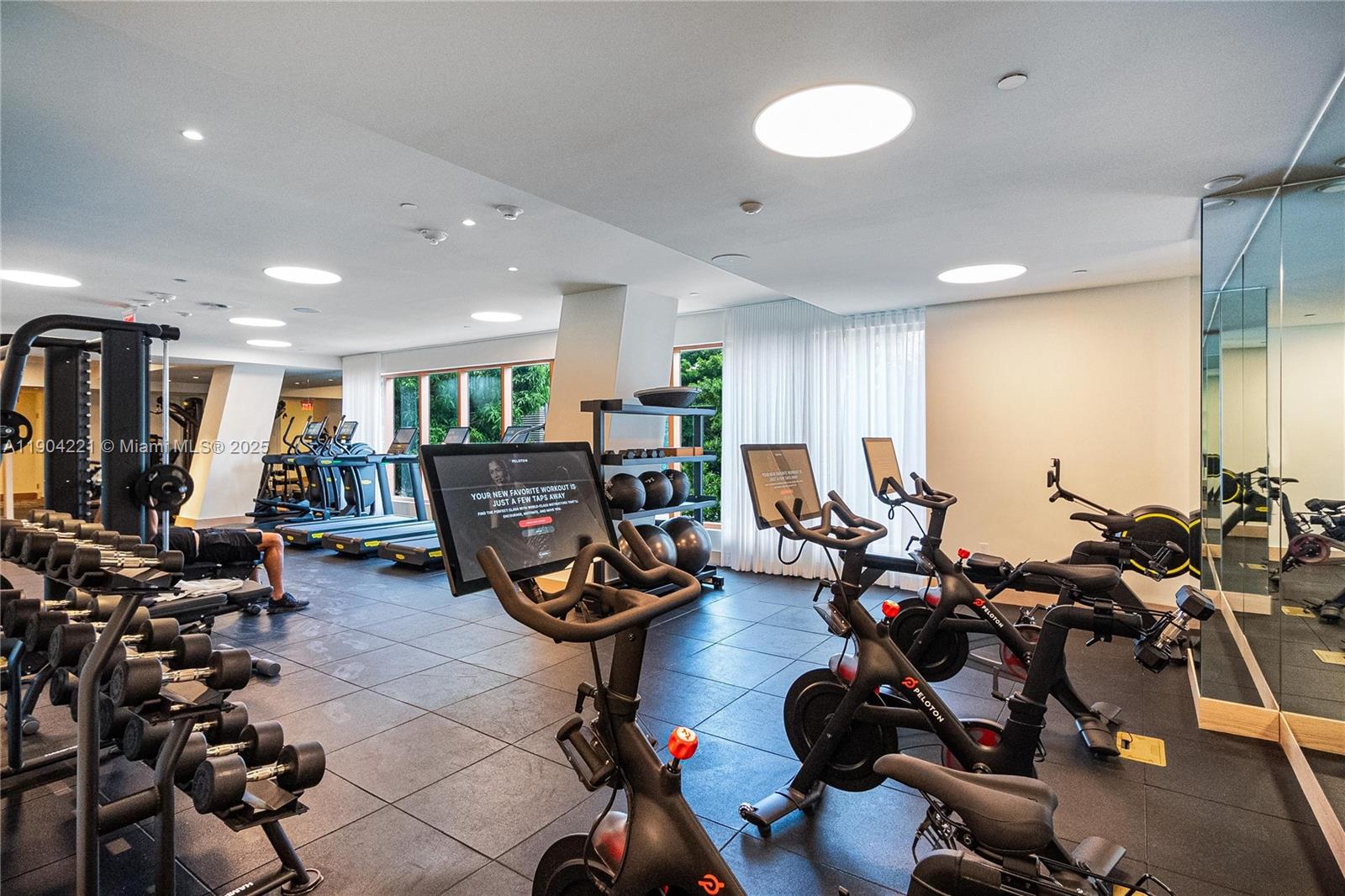 2678 Tigertail Ave #1205 Miami, FL 33133