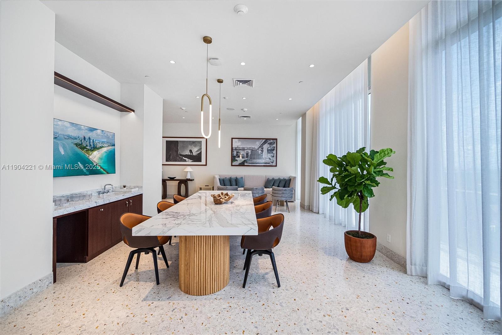 2678 Tigertail Ave #1205 Miami, FL 33133