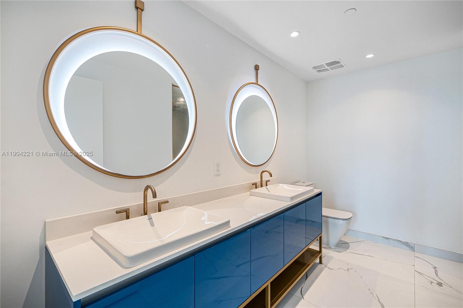 2678 Tigertail Ave #1205 Miami, FL 33133