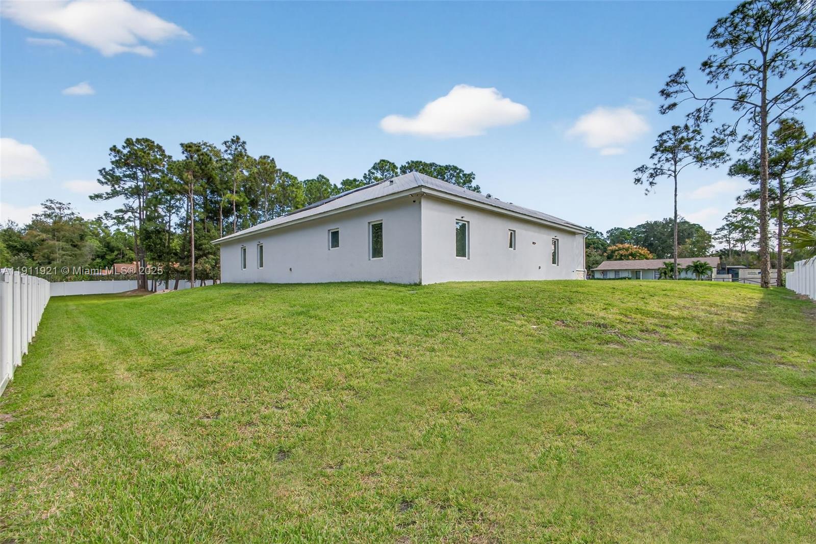 18369 Mellen Ln Jupiter, FL 33478