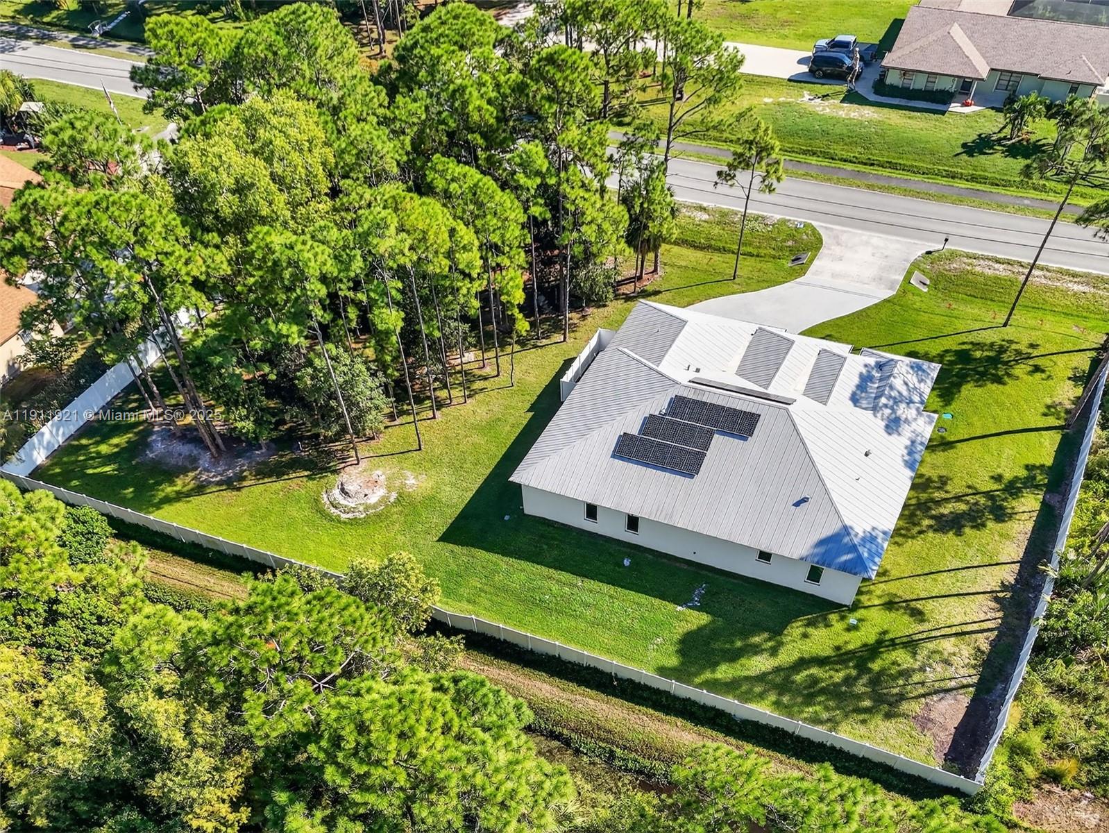 18369 Mellen Ln Jupiter, FL 33478