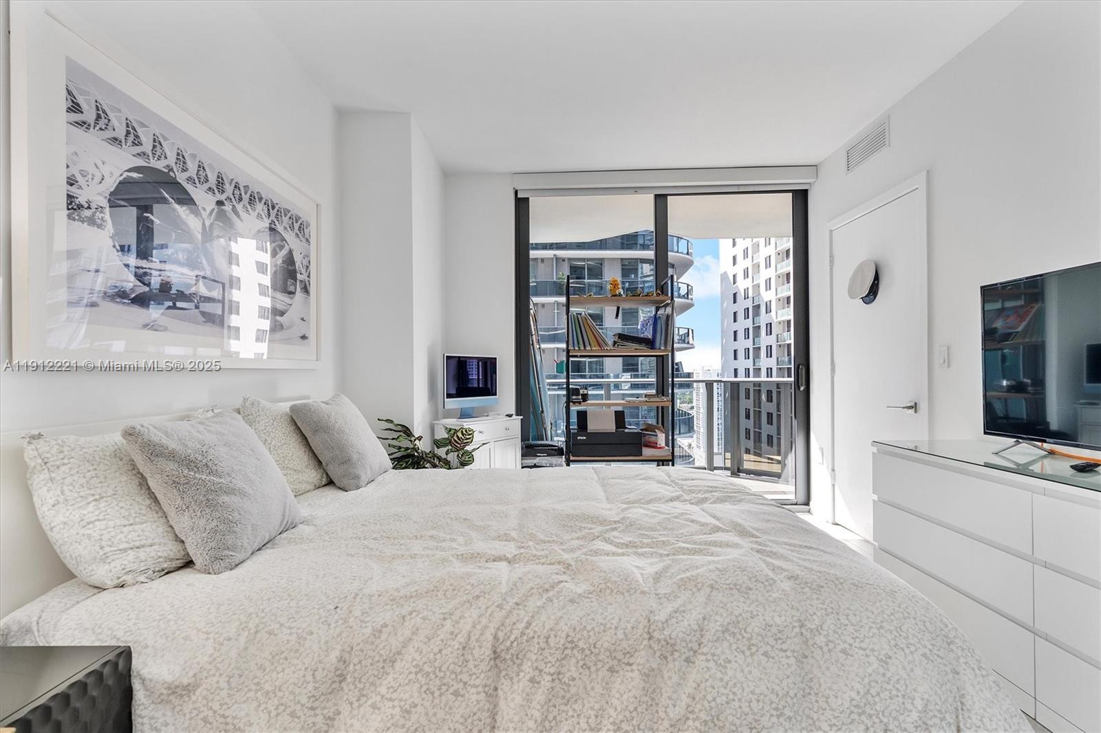 image Brickell Heights East17