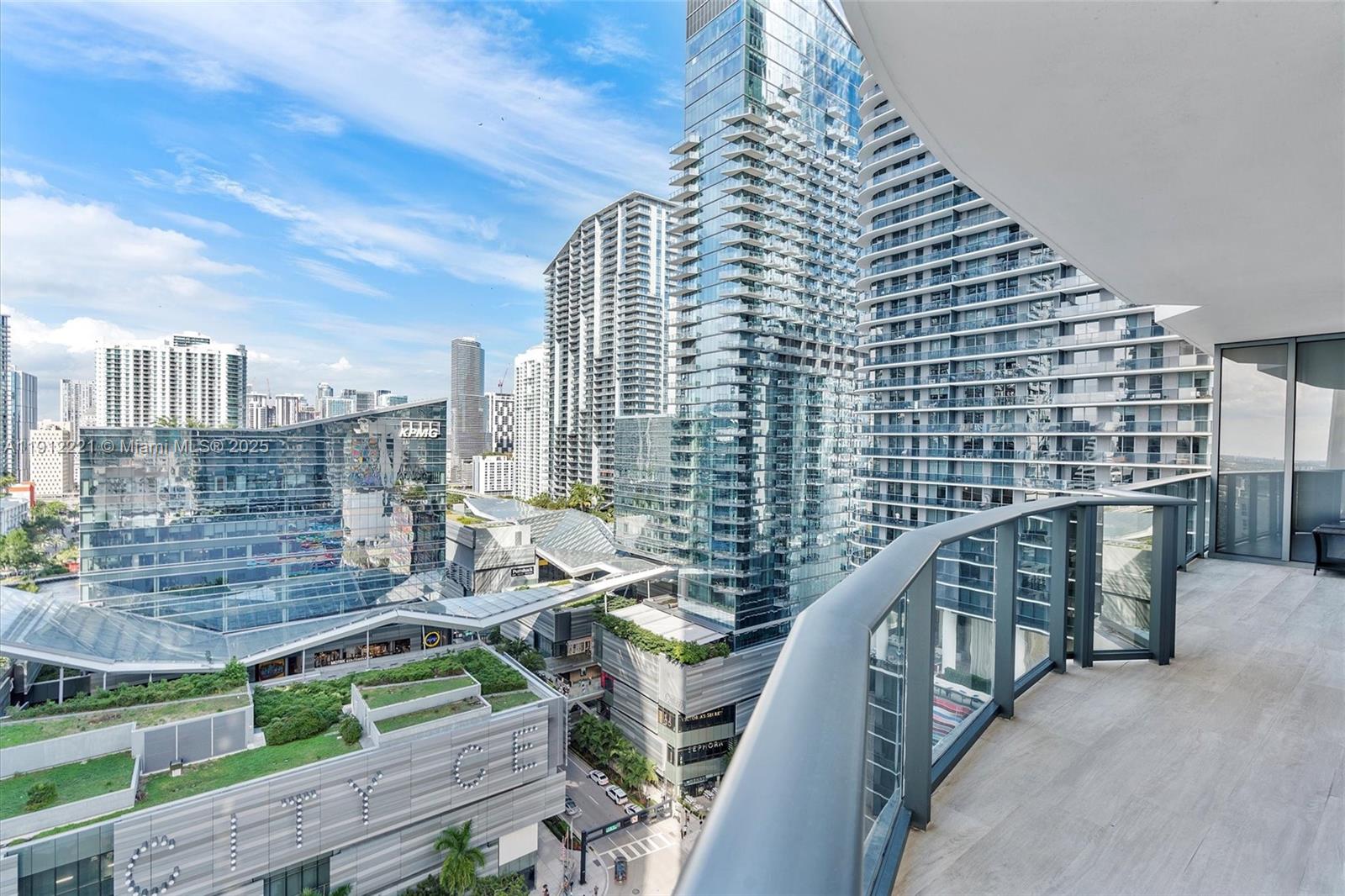 image Brickell Heights East18