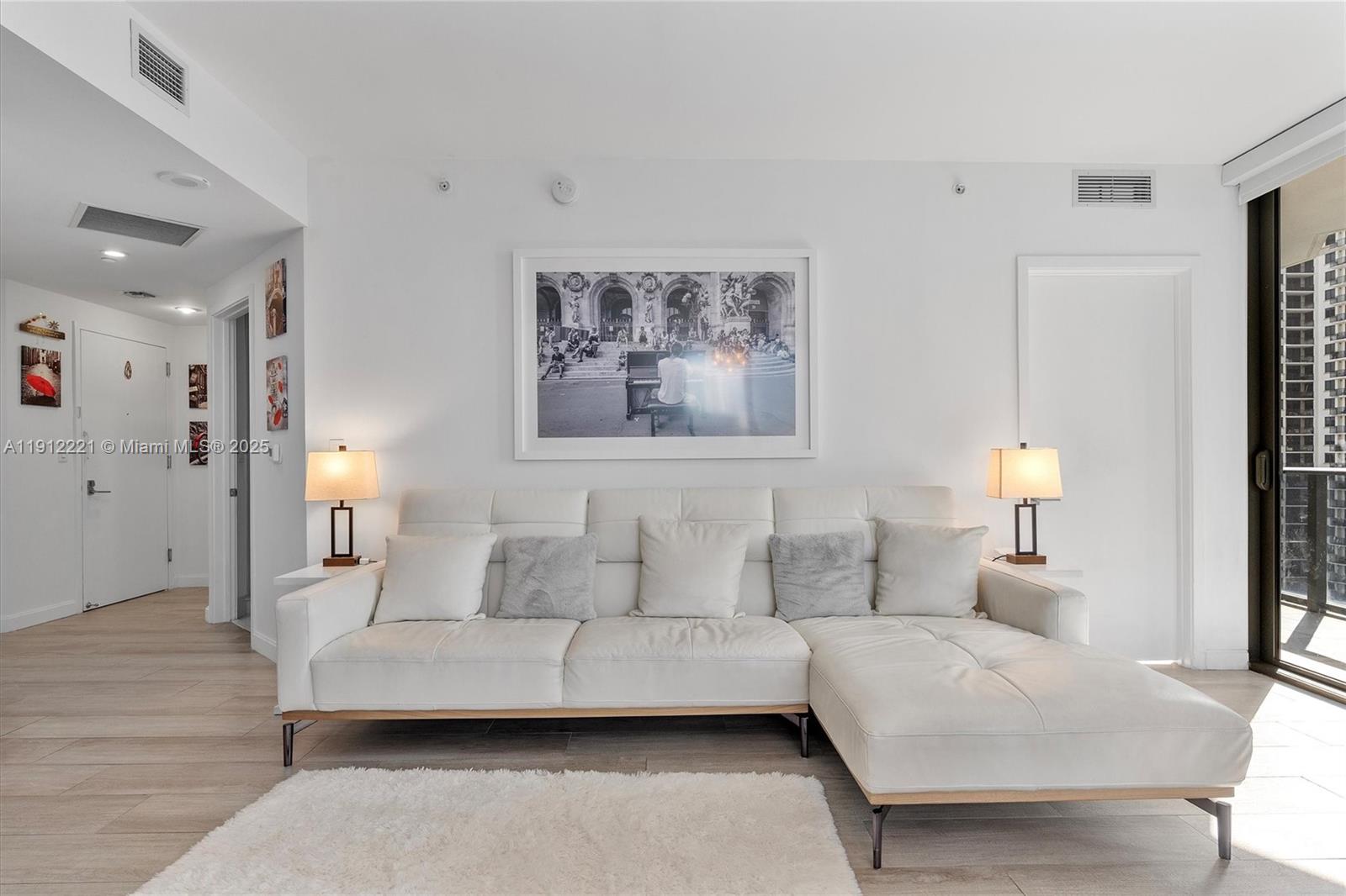 image Brickell Heights East6