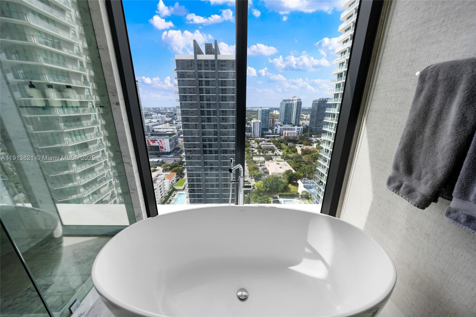 480 NE 31st St #2807 Miami, FL 33137