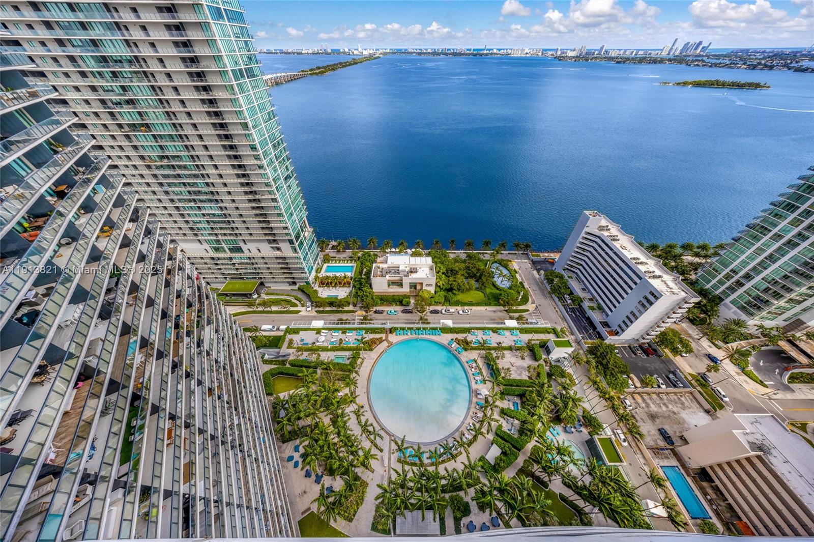 480 NE 31st St #2807 Miami, FL 33137