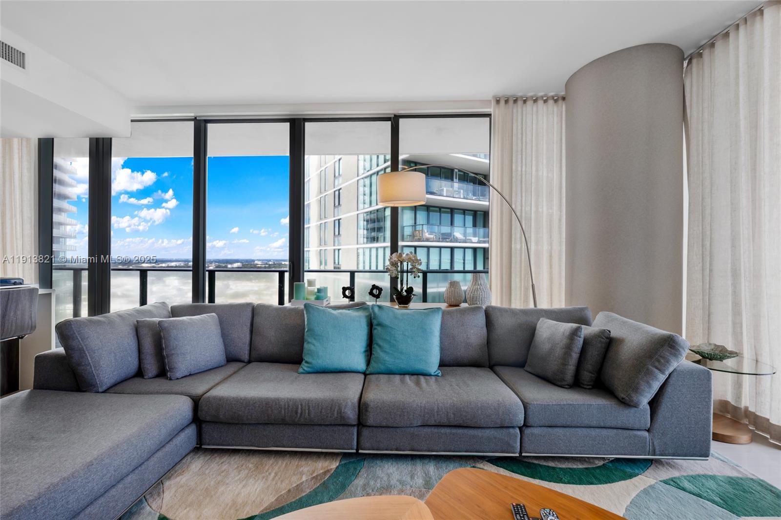 480 NE 31st St #2807 Miami, FL 33137