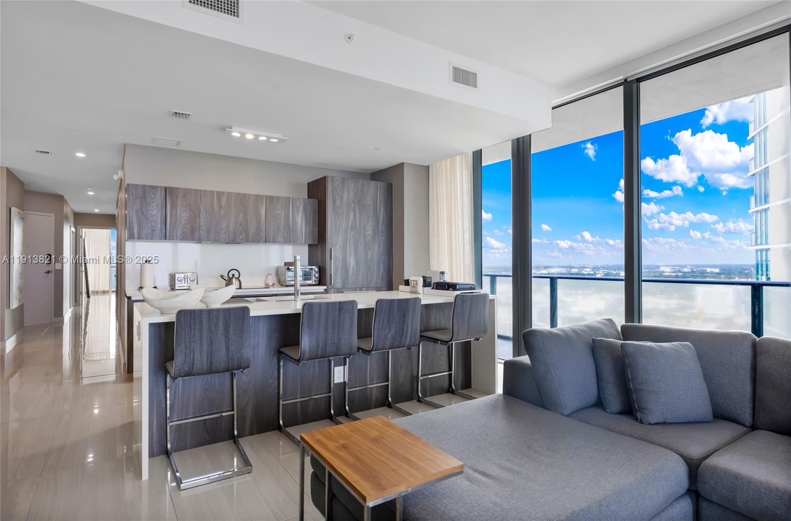 480 NE 31st St #2807 Miami, FL 33137