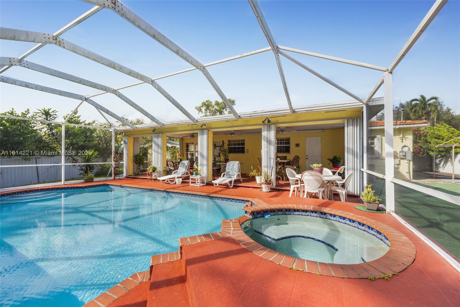 0-5936 SW 29th St Miami, FL 33155