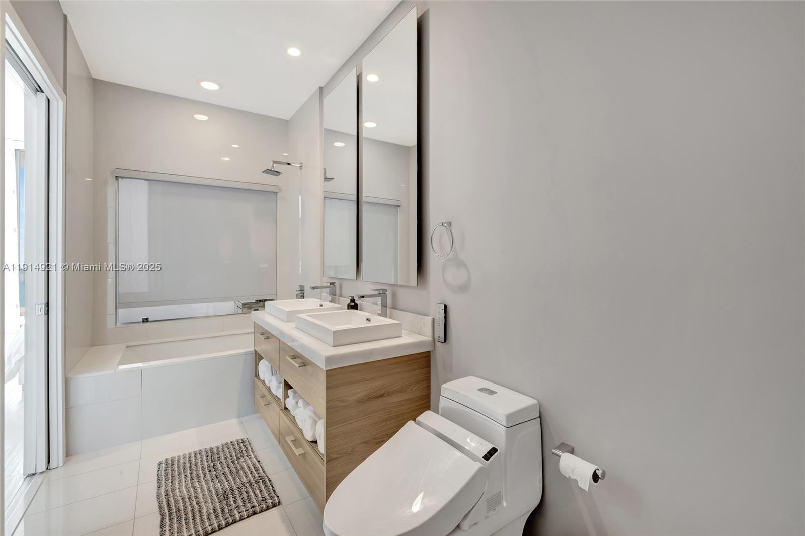 1300 S Miami Ave #PH5001 Miami, FL 33130