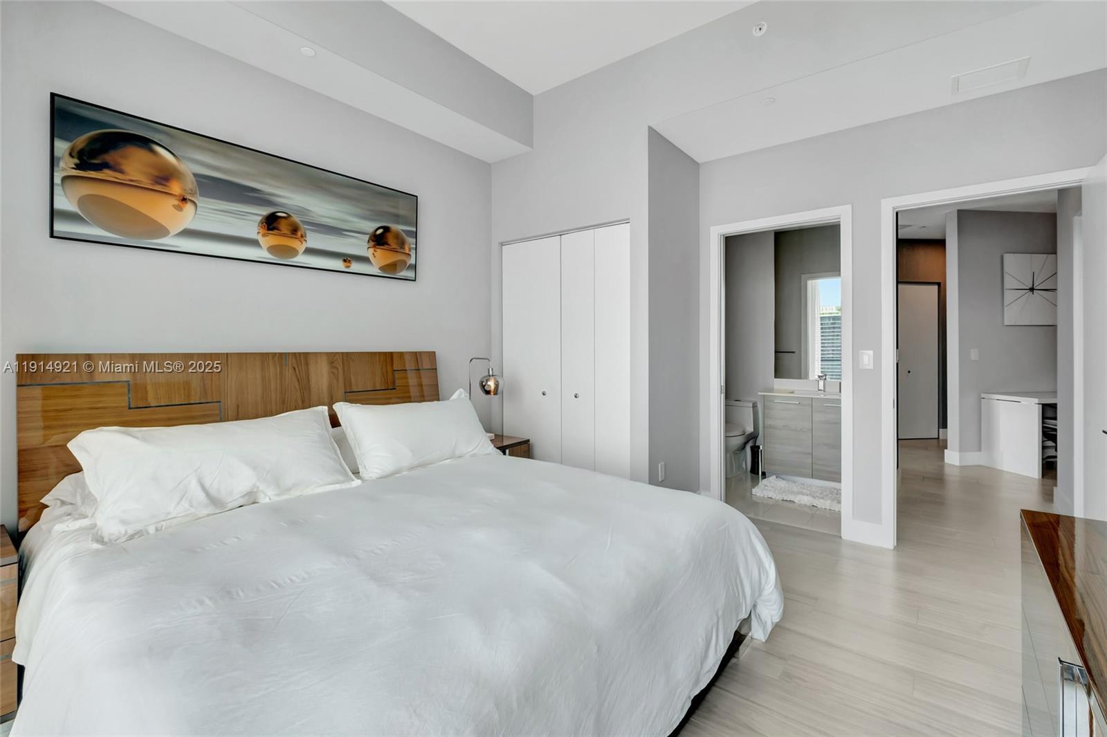 1300 S Miami Ave #PH5001 Miami, FL 33130