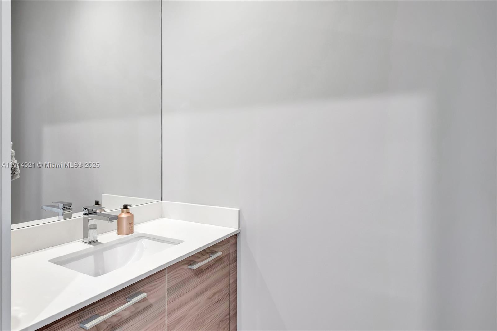 1300 S Miami Ave #PH5001 Miami, FL 33130