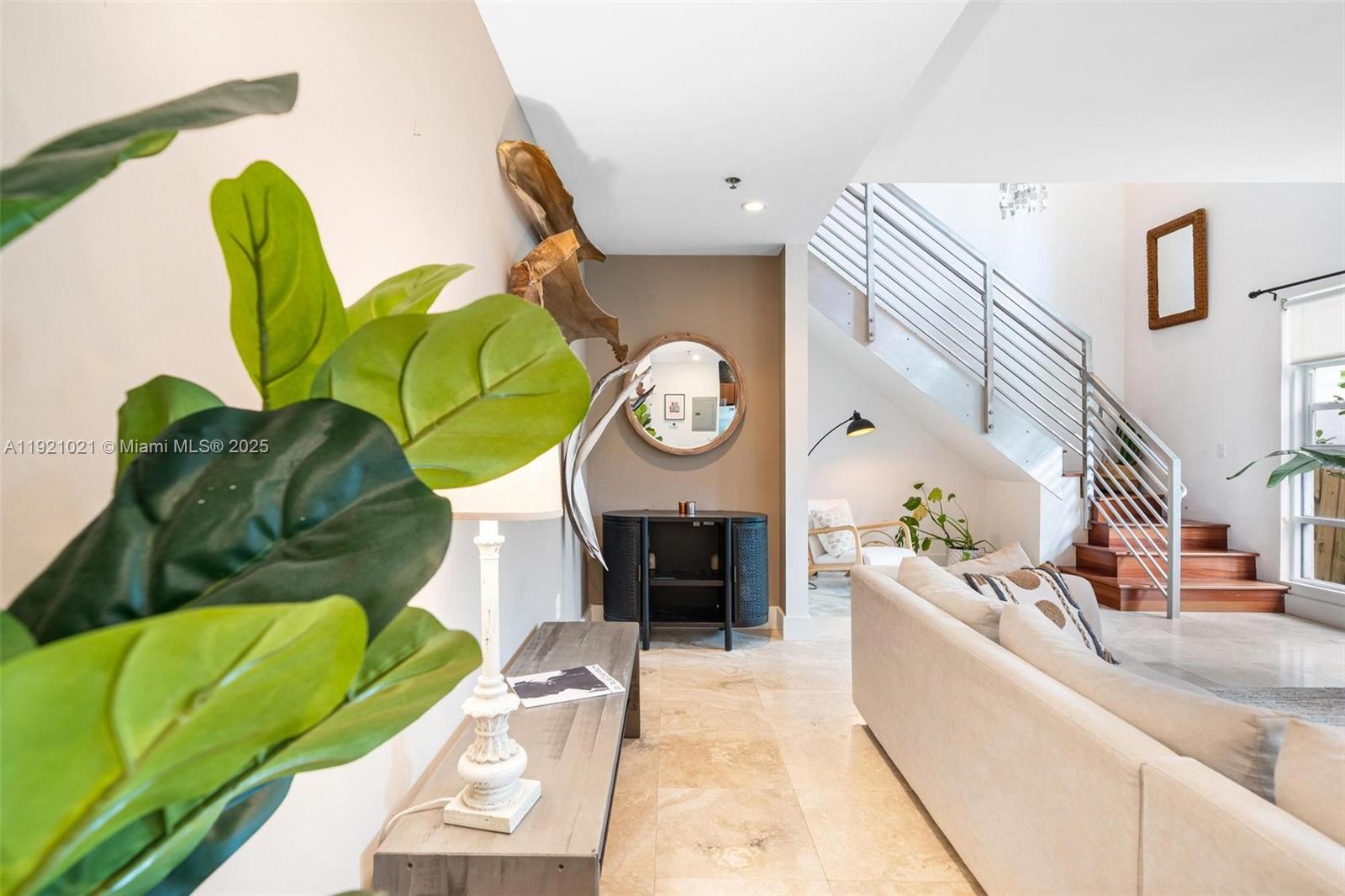 1545 Jefferson Ave #106