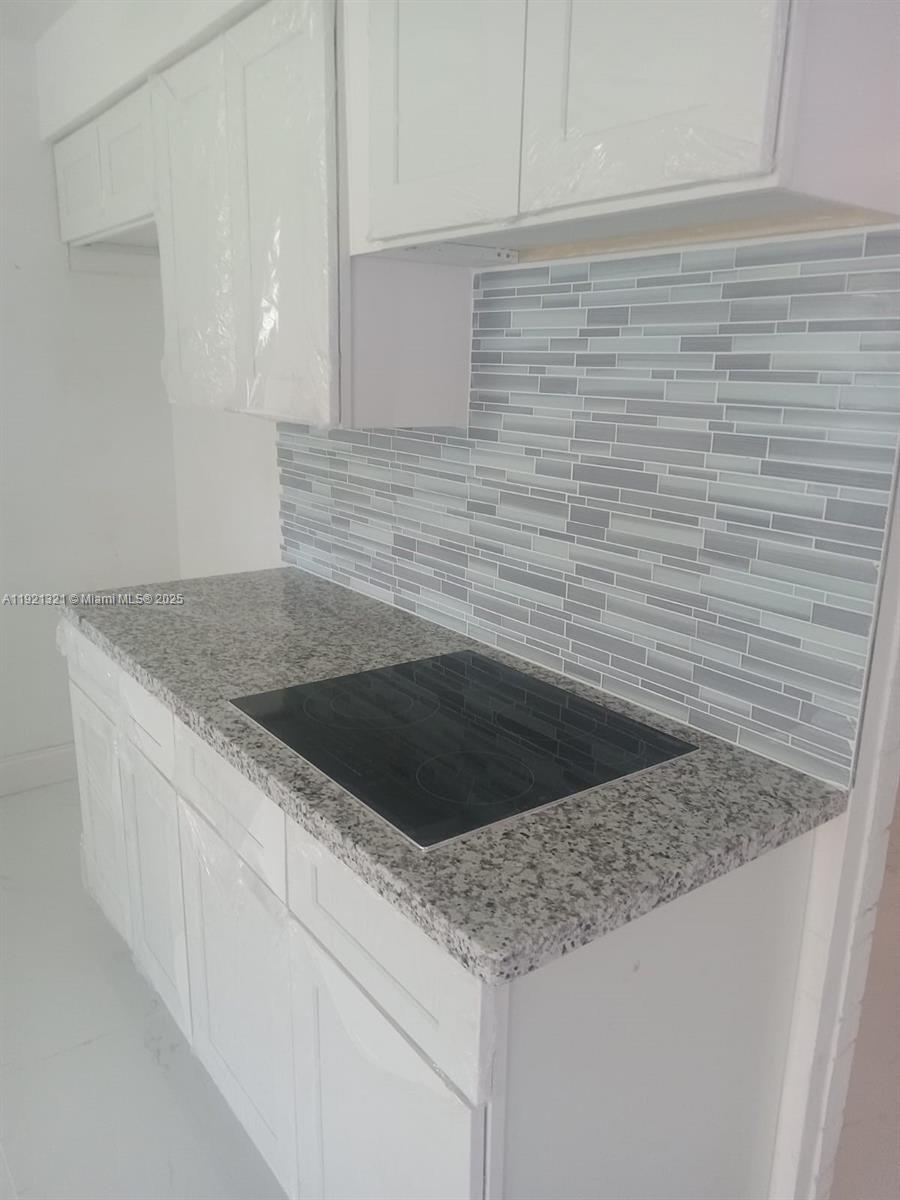 7260 Allen Dr Hollywood, FL 33024