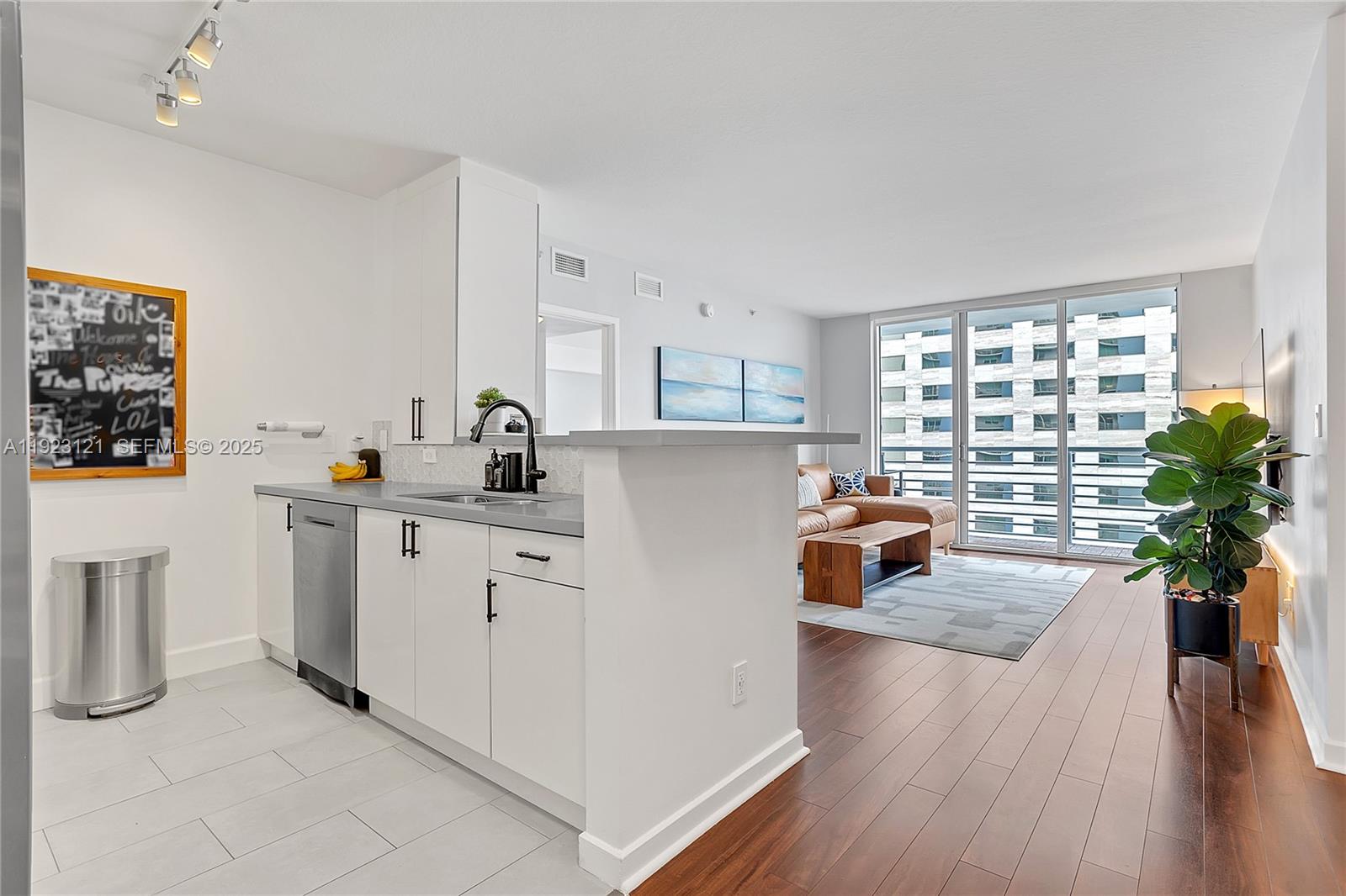335 S Biscayne Blvd #3008