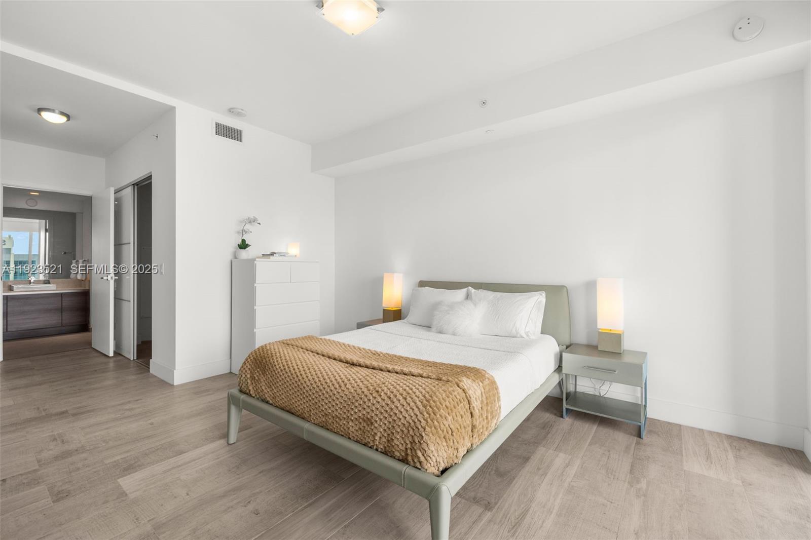 image The Bond on Brickell25