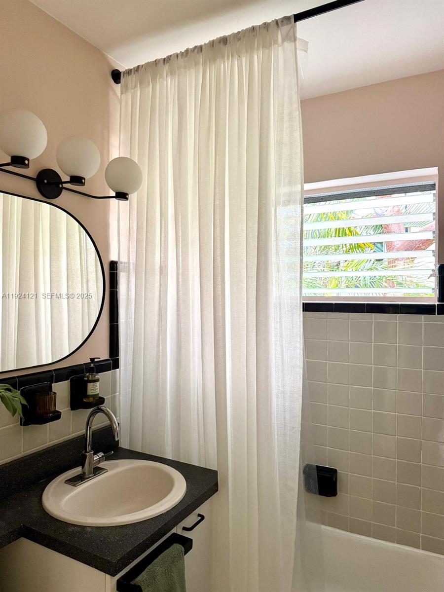 1127 Meridian Ave #8-1127 Miami Beach, FL 33139