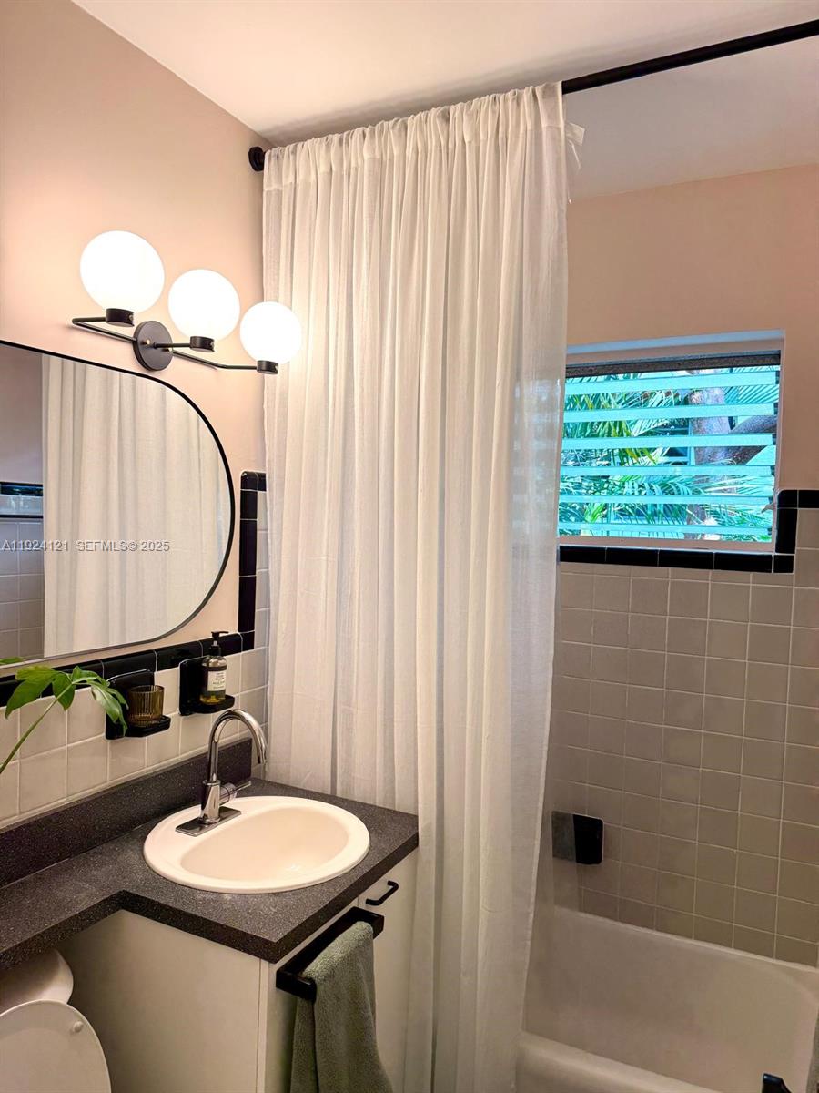 1127 Meridian Ave #8-1127 Miami Beach, FL 33139