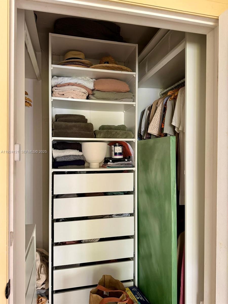 1127 Meridian Ave #8-1127 Miami Beach, FL 33139