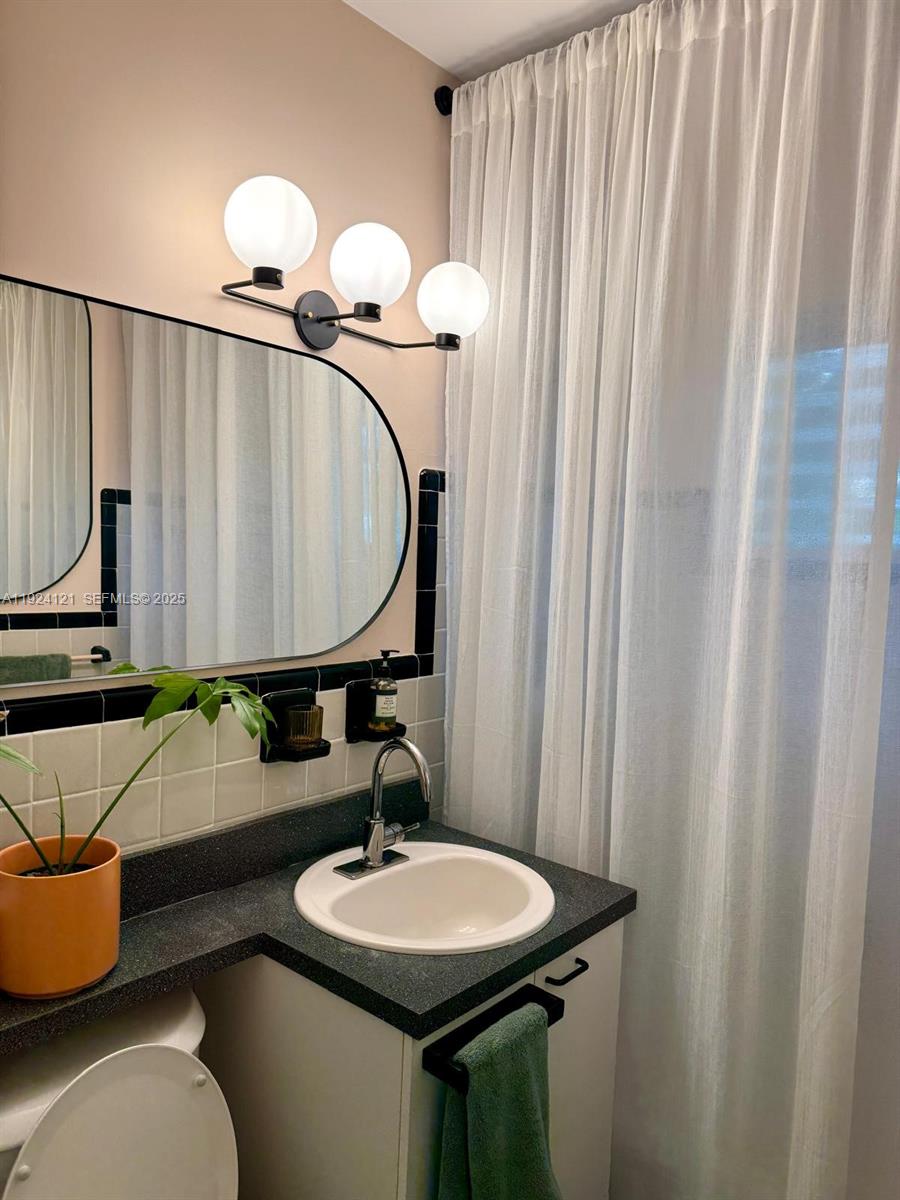 1127 Meridian Ave #8-1127 Miami Beach, FL 33139