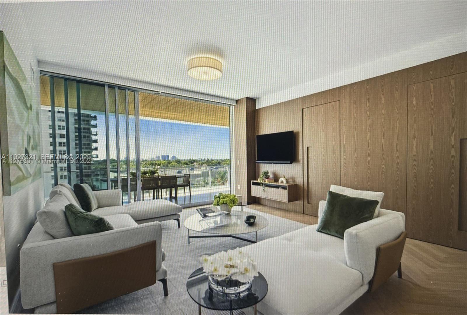 5775 Collins Ave #605