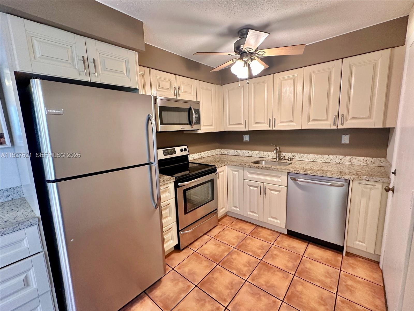 1824 Monroe St #4 Hollywood, FL 33020