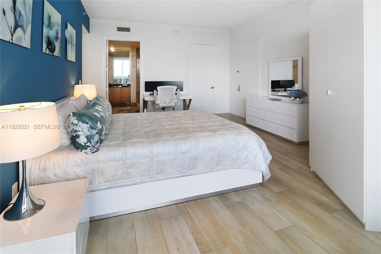 16001 Collins Ave #3005 Sunny Isles Beach, FL 33160