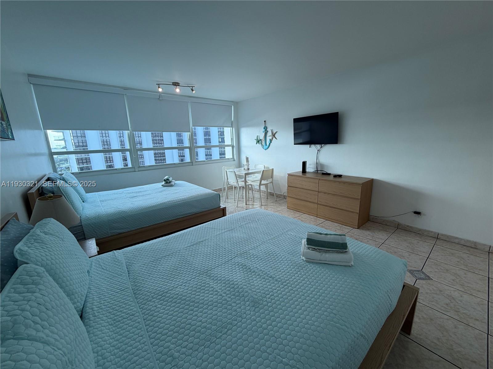 5445 Collins Ave #1506 Miami Beach, FL 33140