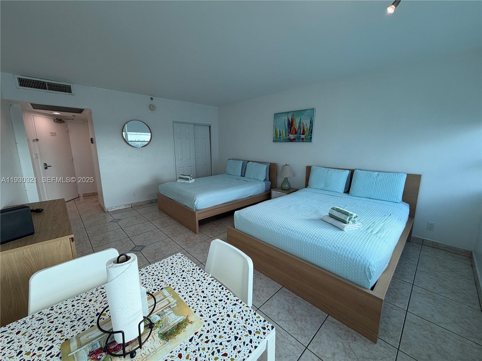 5445 Collins Ave #1506 Miami Beach, FL 33140